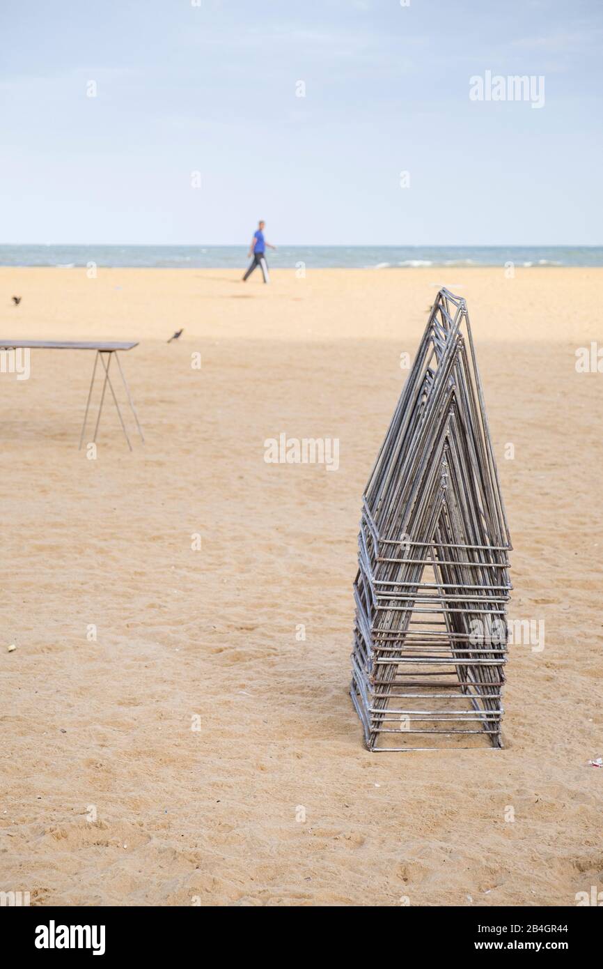 A person walks on a lonely beach hi-res stock photography and images ...