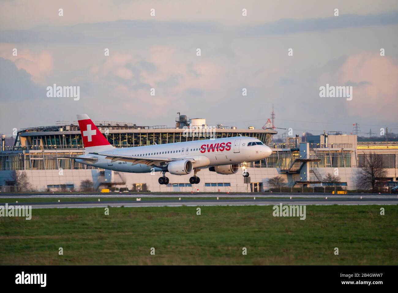 DŸsseldorf International Airport, DUS, aircraft on landing, SWISS, Airbus, Stock Photo