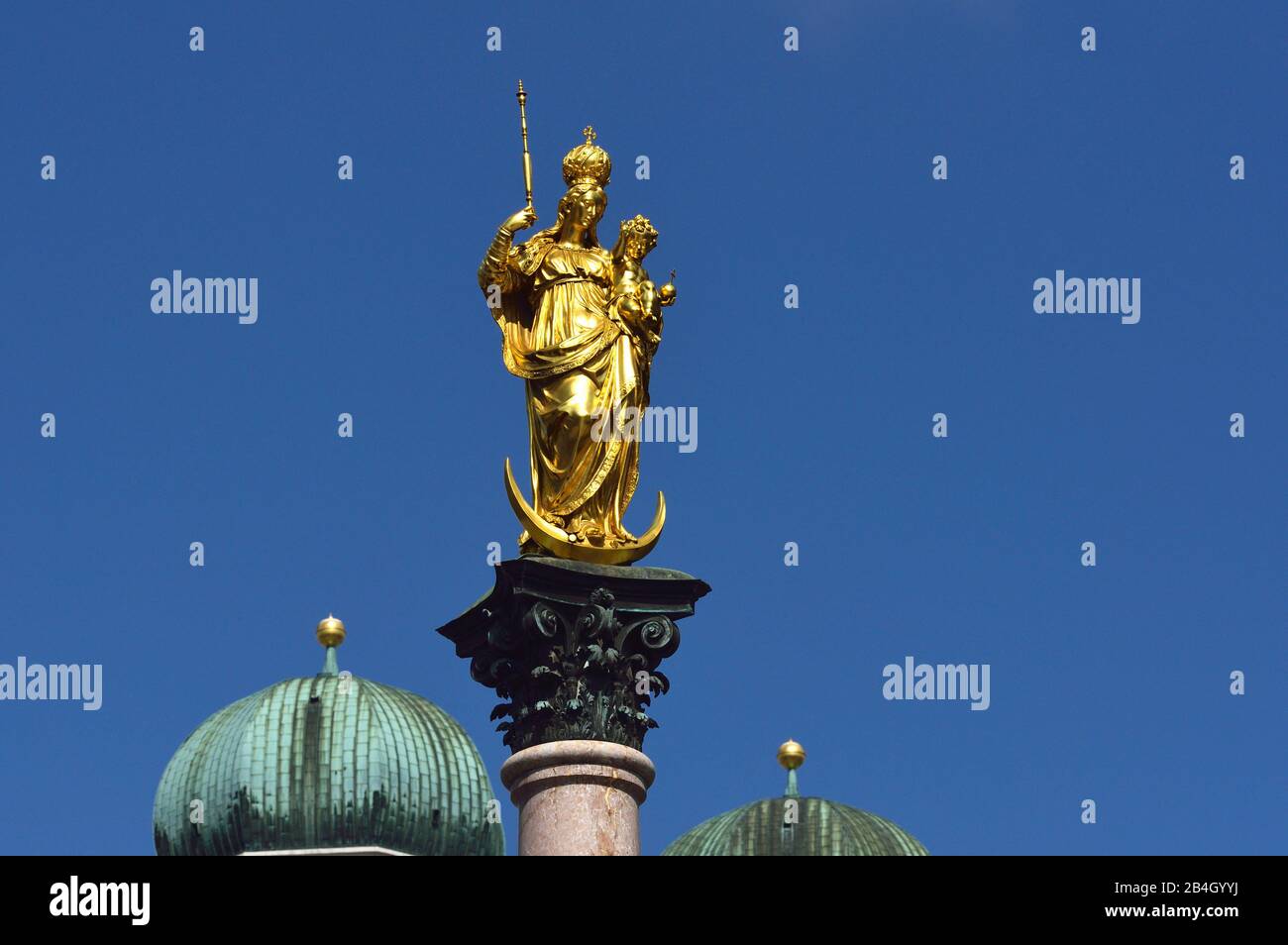 Europe, Germany, Bavaria, City of Munich, Marienplatz, Statue of Mary