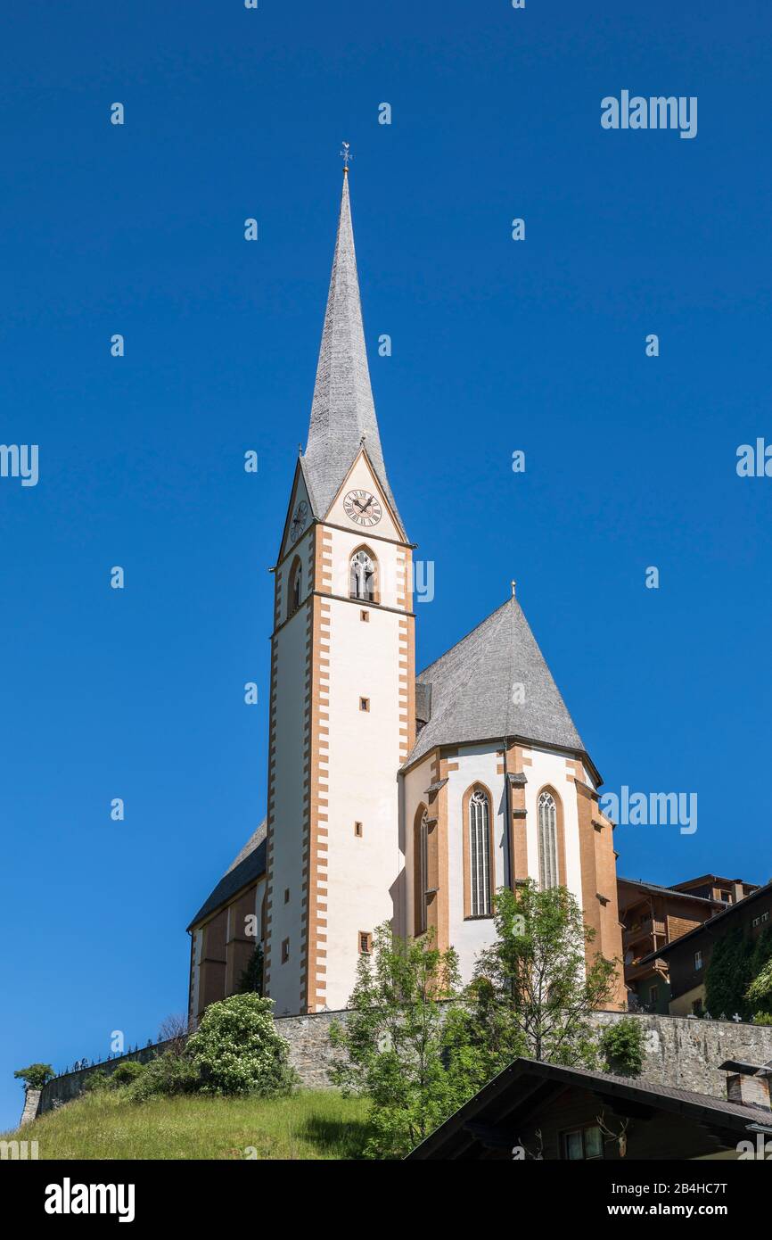 The parish church of Heiligenblut, Heiligenblut am Großglockner, Mölltal, Hohe Tauern National Park, Spittal an der Drau district, Carinthia, Austria Stock Photo