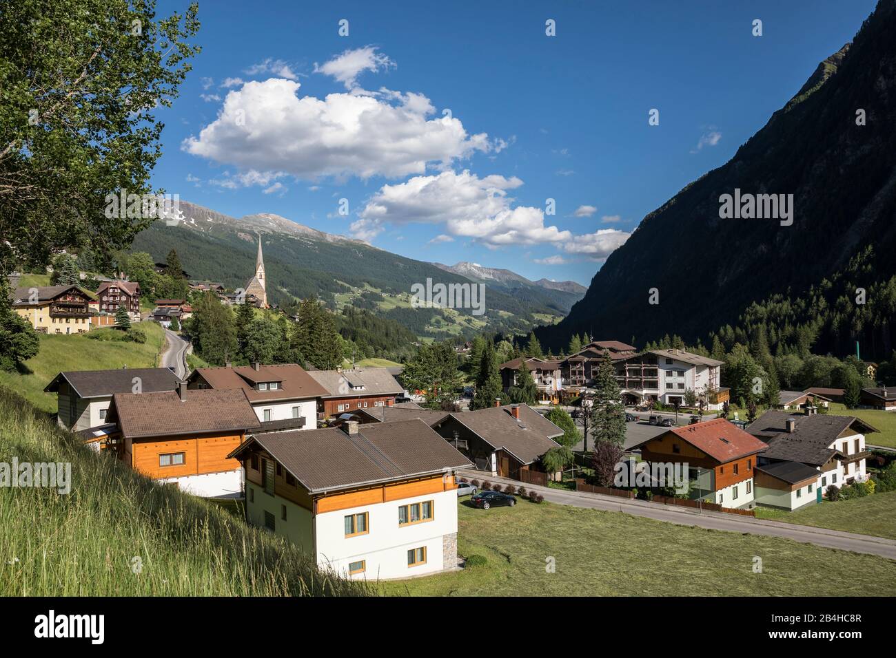 Blick auf Heiligenblut am Großglockner, Mölltal, Nationalpark Hohe Tauern, Bezirk Spittal an der Drau, Kärnten, Österreich Stock Photo