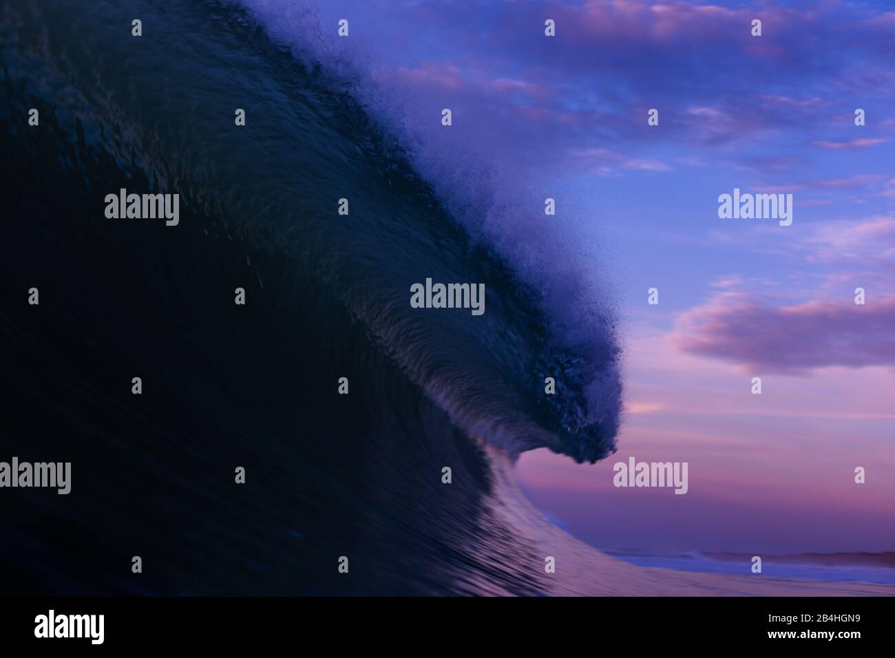 Wave breaking spraying water hi-res stock photography and images - Alamy