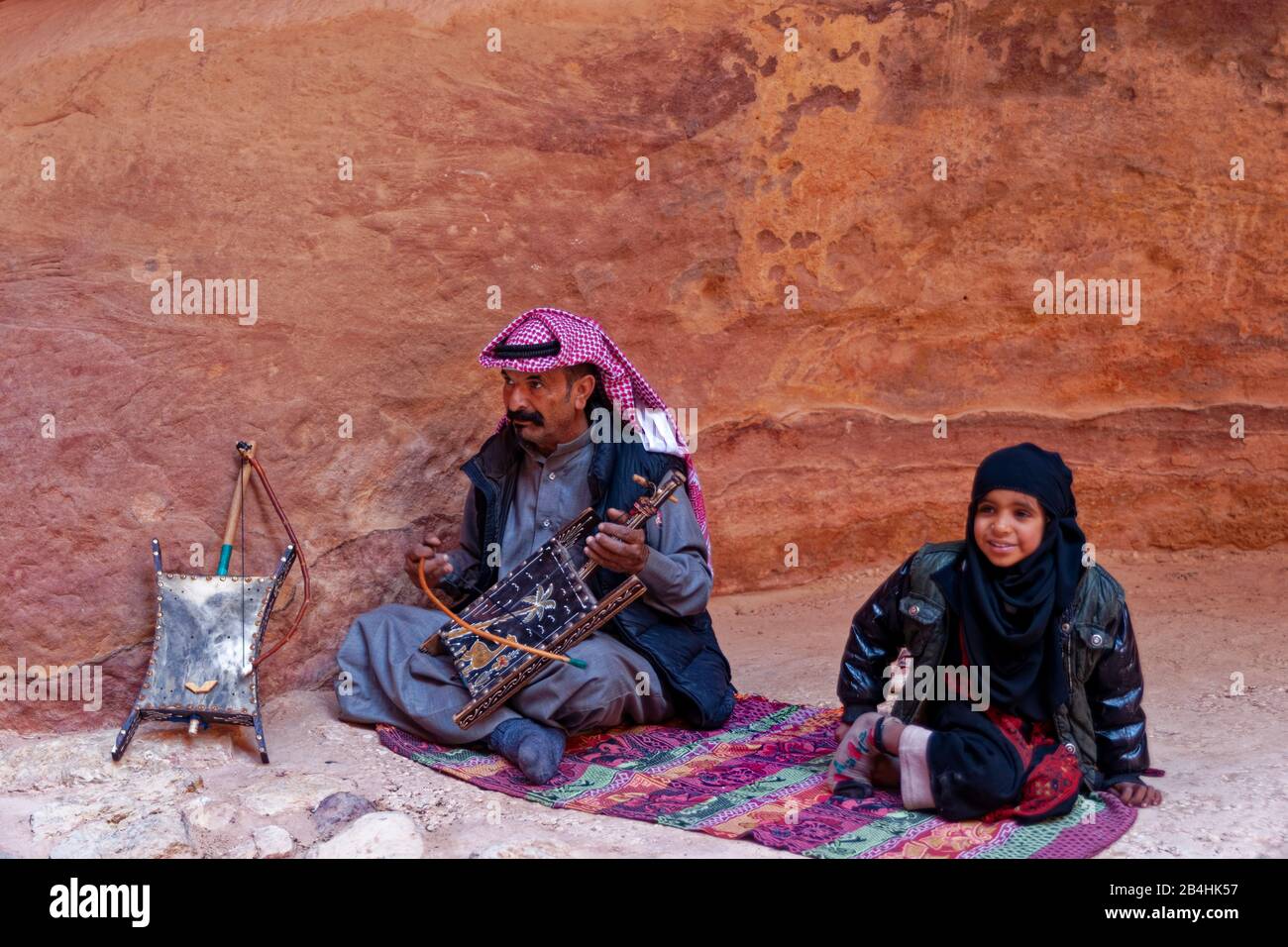Jordan, Bedouins in the rock city Petra Stock Photo