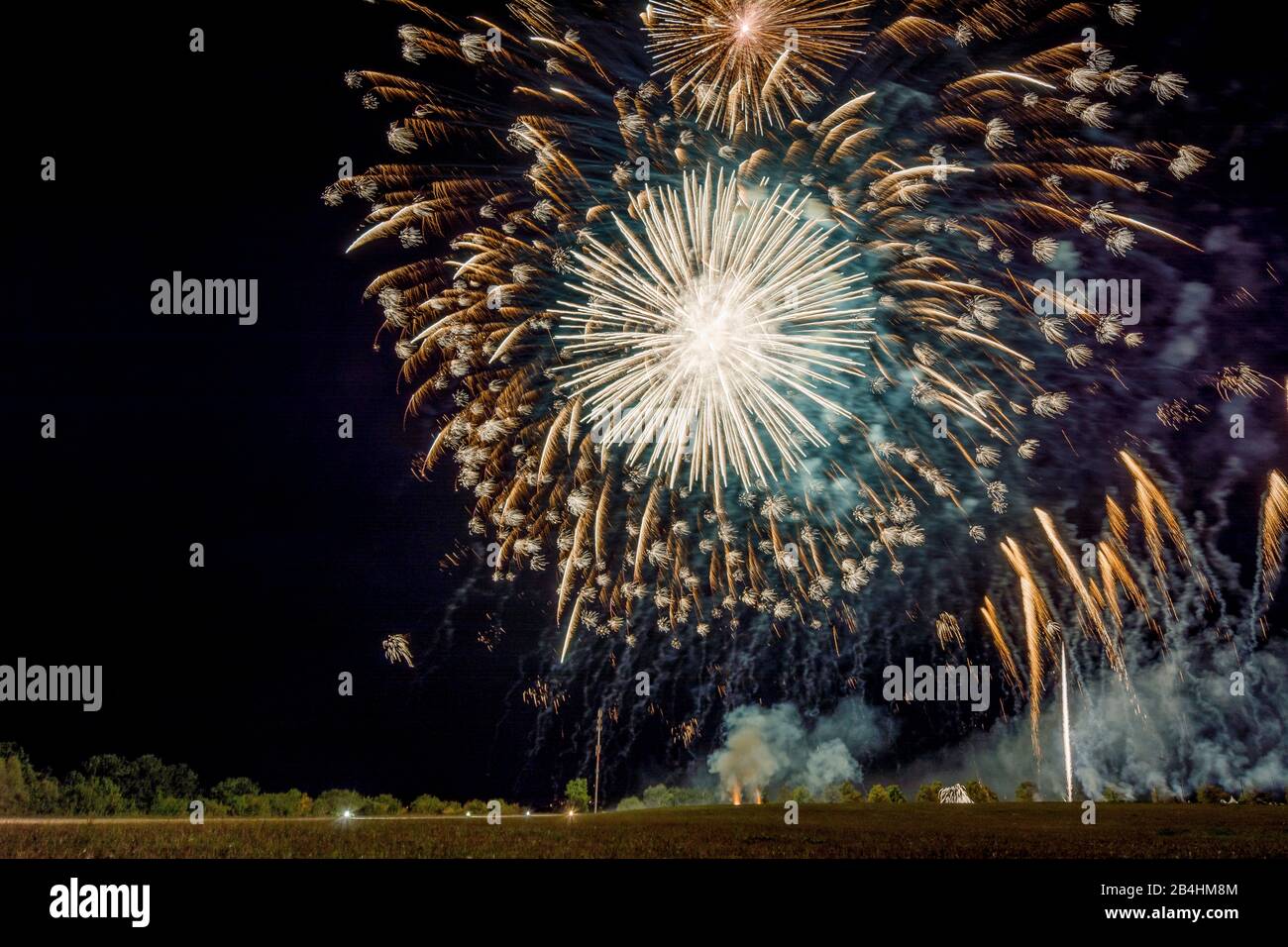 Feuerwerk, Flammende Sterne im Scharnhauser Park, Deutschland Stock Photo