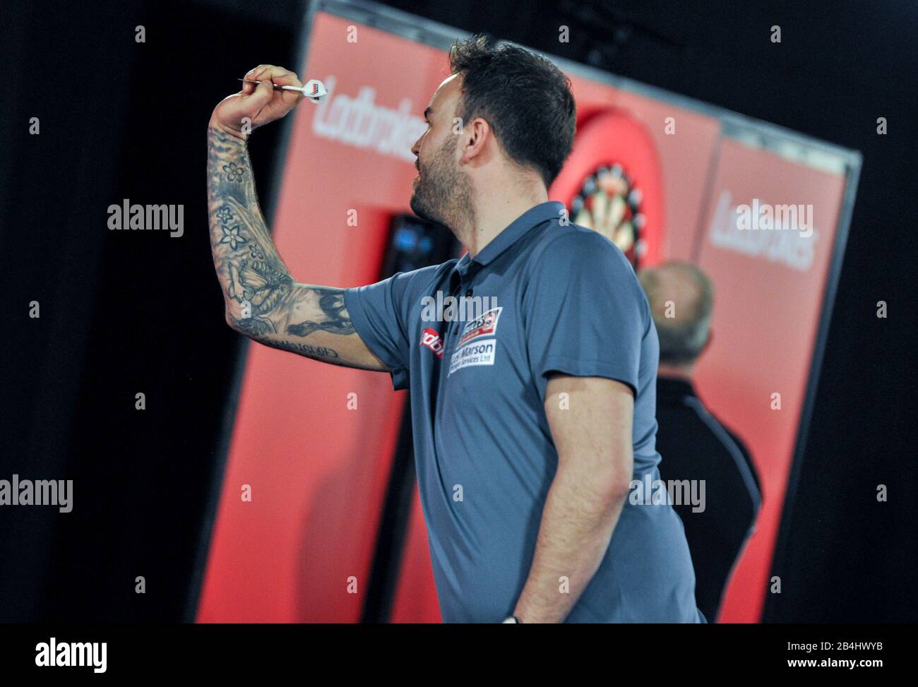 Ross smith darts hires stock photography and images Alamy