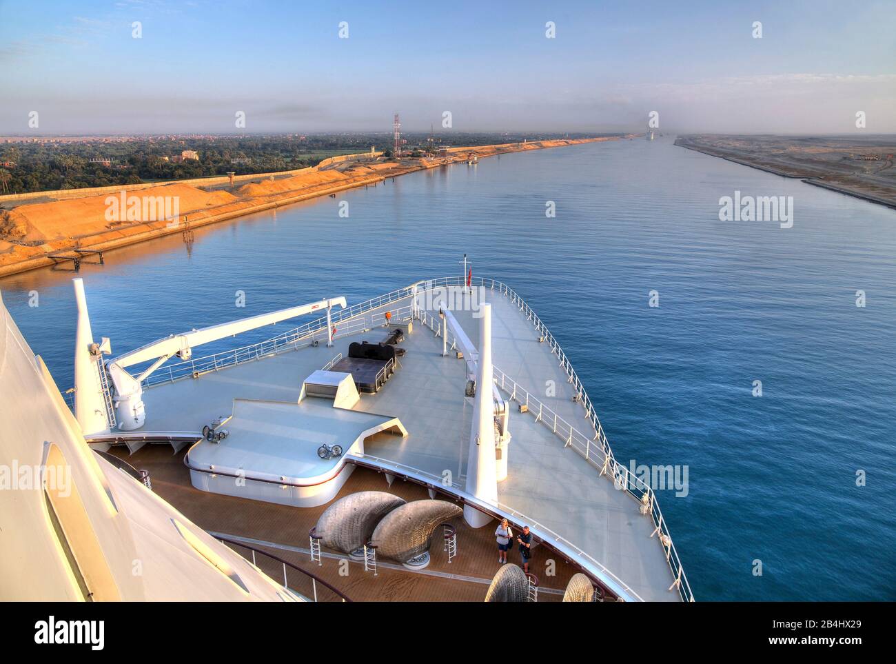 Foreship bow of the transatlantic liner Queen Mary 2 in the Suez Canal, Egypt Stock Photo