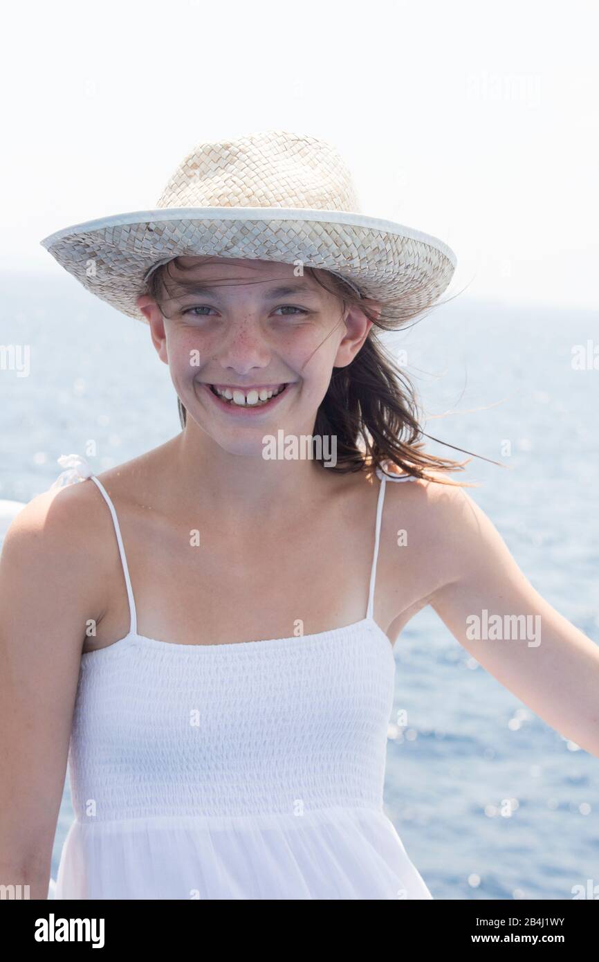 Gisela Sunhat Small main image 0