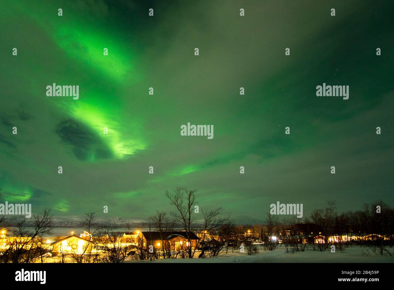 Aurora Borealis über Lappland (Abisko), teilweise von Wolken verdeckt Stock Photo
