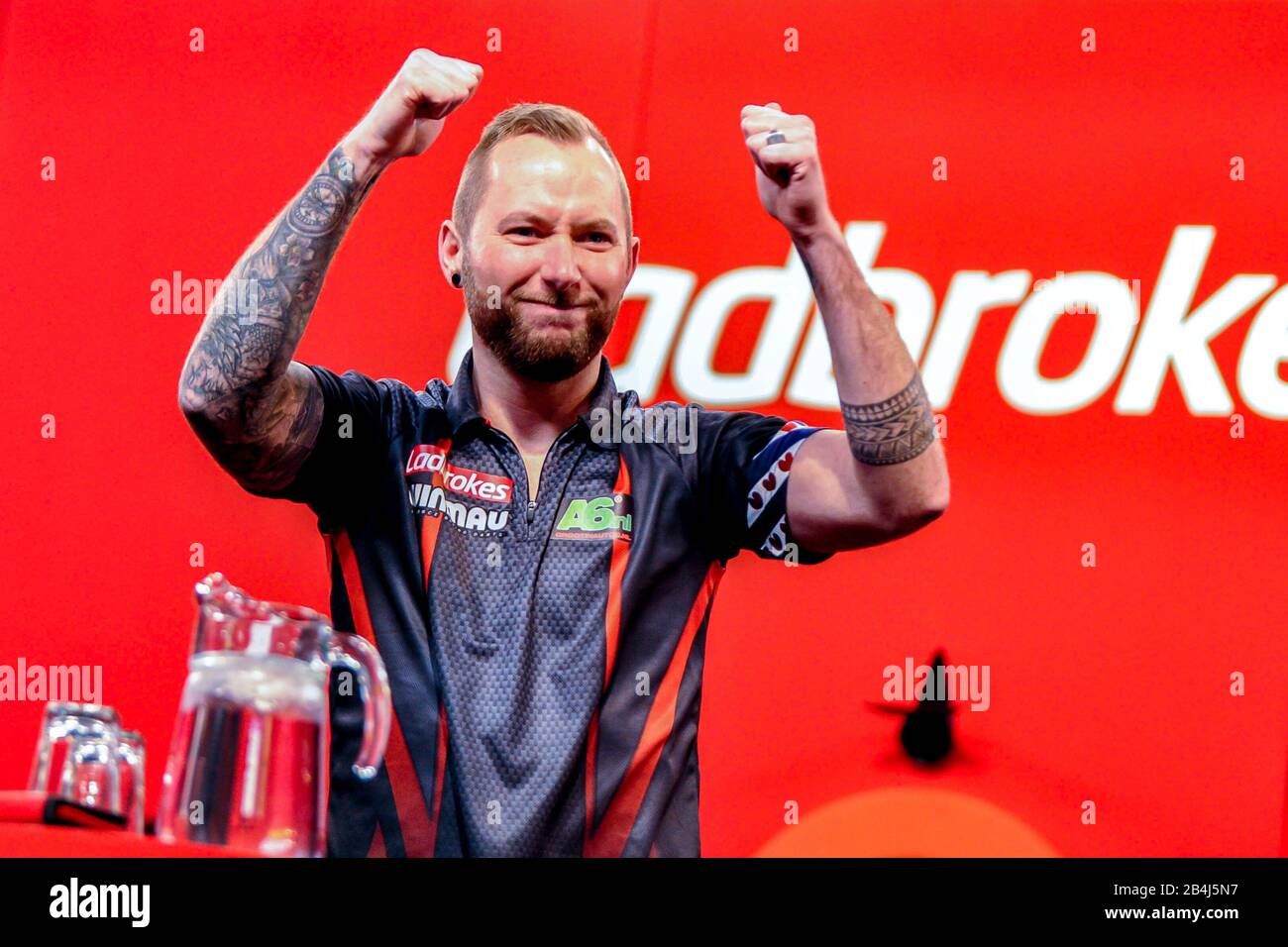 Danny noppert darts hires stock photography and images Alamy