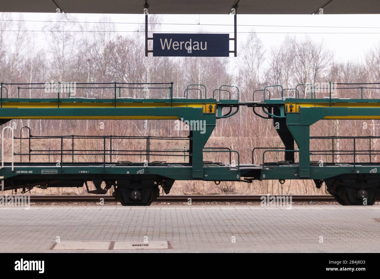 Deutschland, Sachsen, Werdau, Güterzug im Bahnhof Werdau, an der Bahnstrecke Leipzig-Hof. Stock Photo