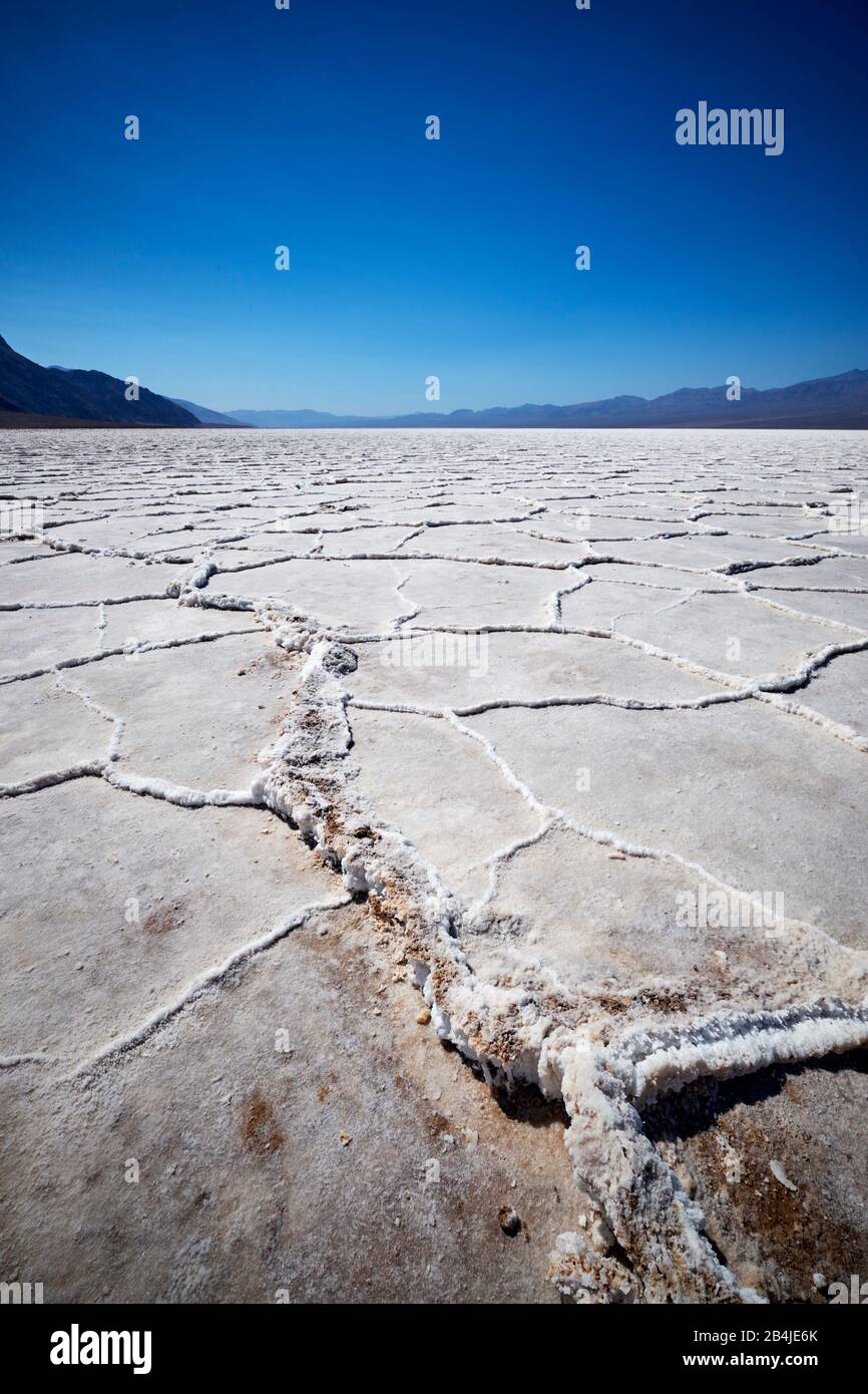 Death valley national park badwater hi-res stock photography and images ...