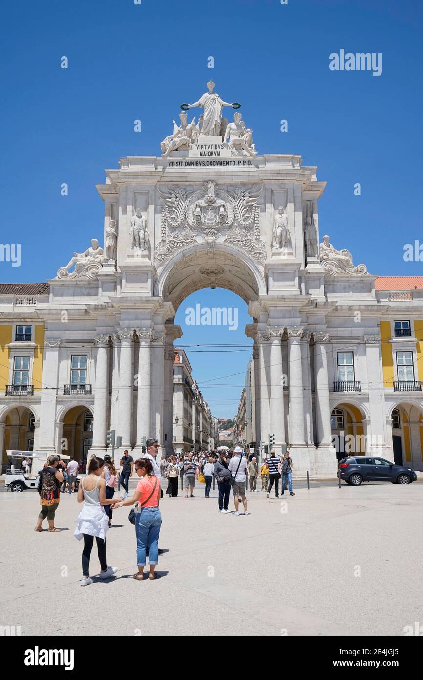Europe, Portugal, Lisbon region, Lisbon, Baixa, Arc de Triomphe, Arco da Rua Augusta, Praca do Comercio, commercial square Stock Photo