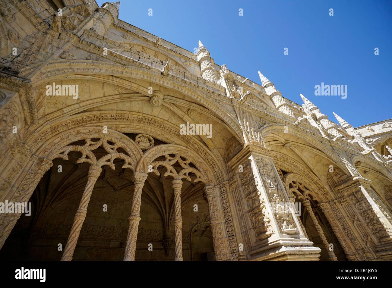 Europe, Portugal, Lisbon region, Lisbon, Jeronimos Monastery, courtyard, cloister, detail Stock Photo