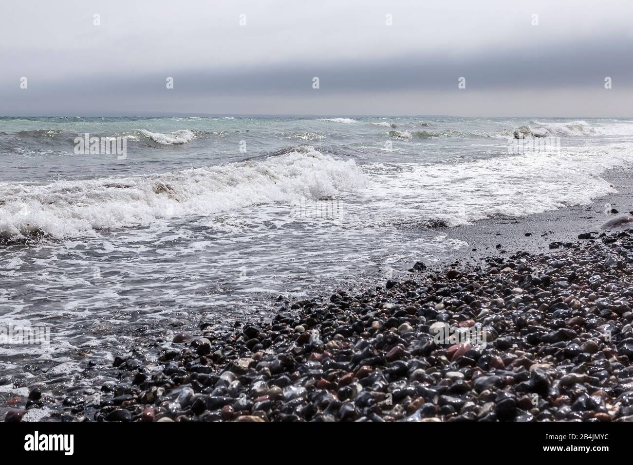 Rügen, Kap Arkona, Steilküste, Strand, Steine, bewölkt Stock Photo