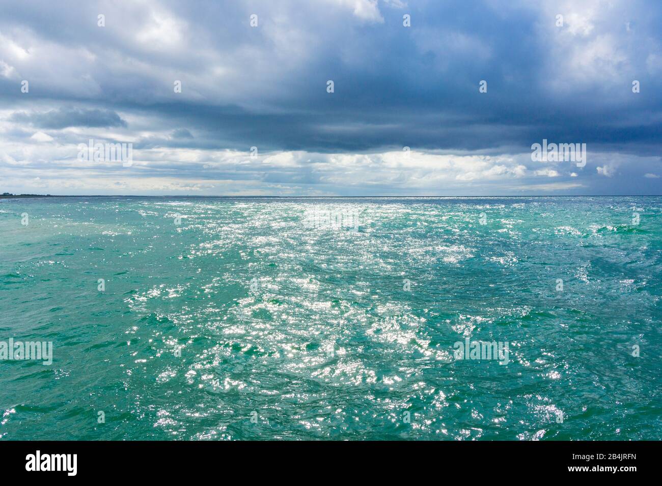 Ostsee, Fischland, Darss, Seebad Wustrow, Blick zum Meereshorizont, türkisfarbenes Wasser Stock Photo