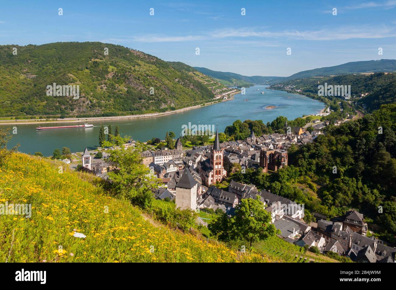 Bacharach on the Middle Rhine, Wernerkapelle and St. Peter's Church in the center Stock Photo