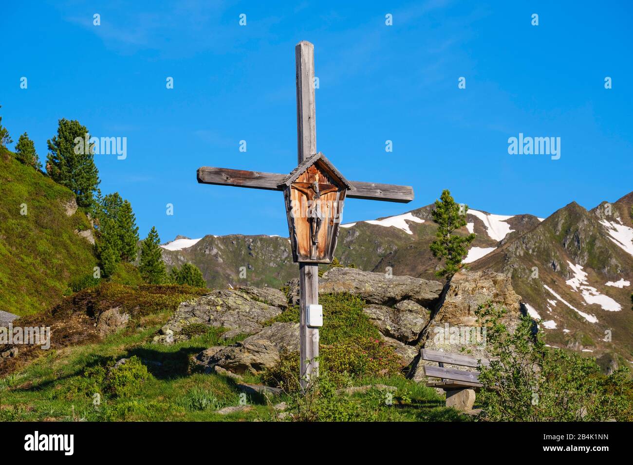 Way Cross on the Zillertaler Höhenstraße near Hippach, Tuxer Alps, Zillertal, Tyrol, Austria Stock Photo