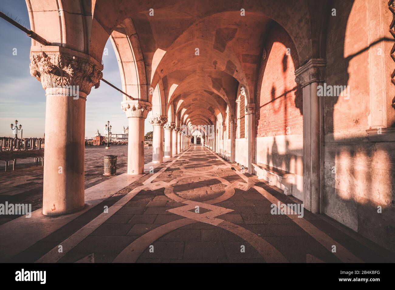 Sunrise view doges palace hi-res stock photography and images - Alamy