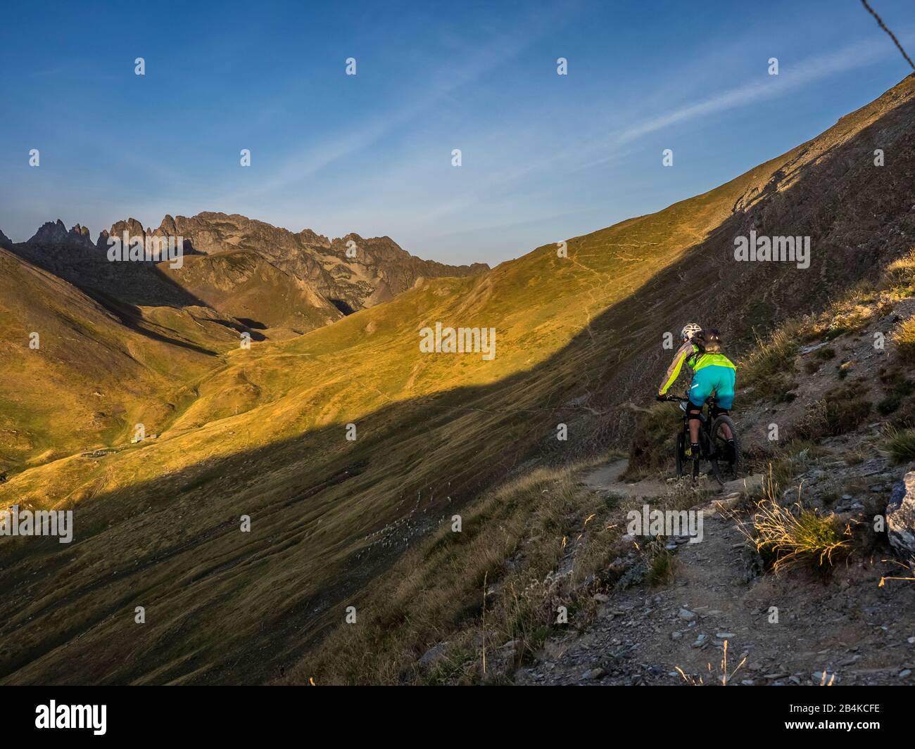 Mountain biking in the French High Pyrenees Stock Photo - Alamy
