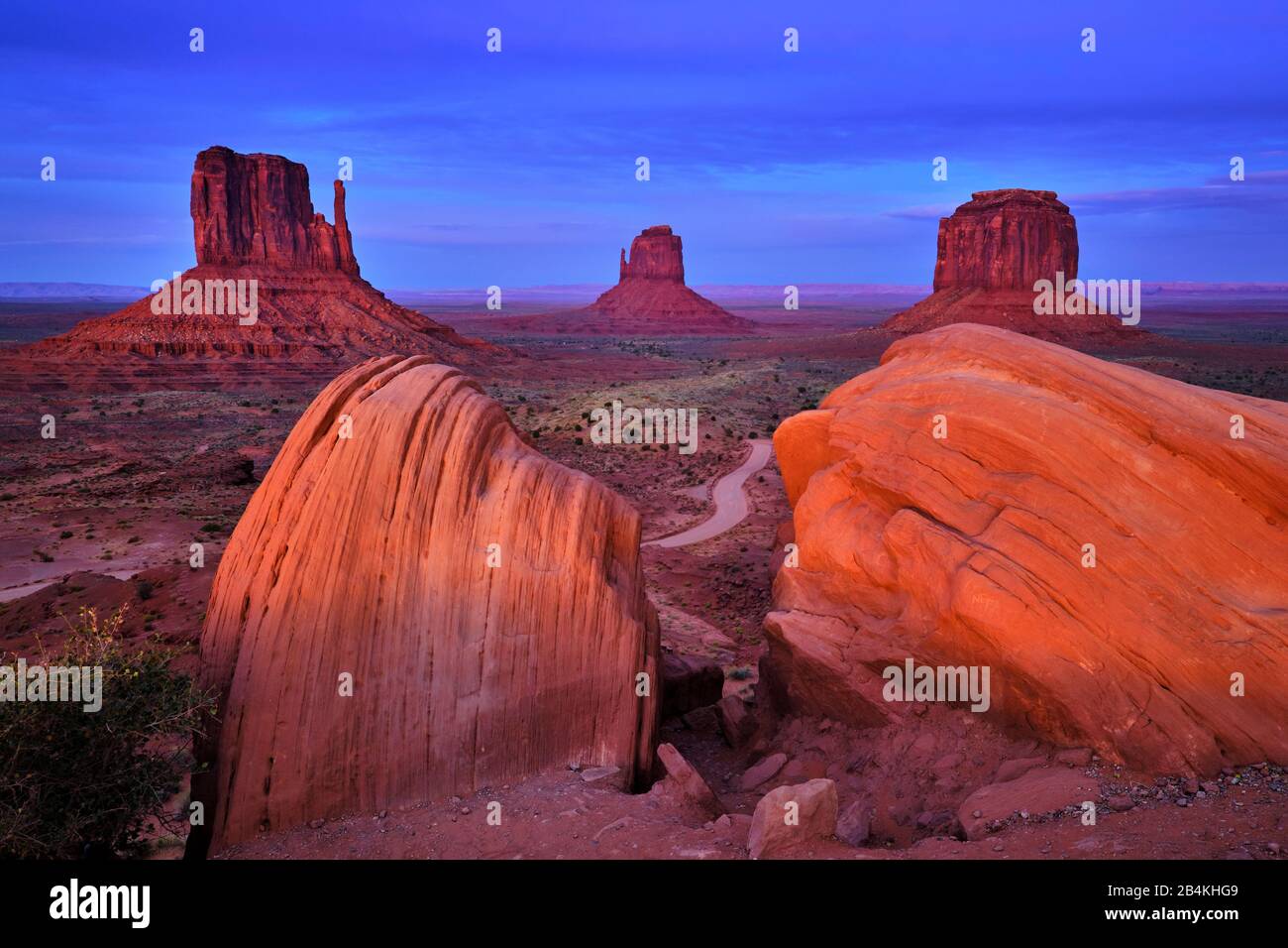 USA, United States of America, Monument Valley, Navajo Reserve, Utah,Colorado Plateau, Mexican Hat, Four Corner Region,Olijato, Arizona Stock Photo
