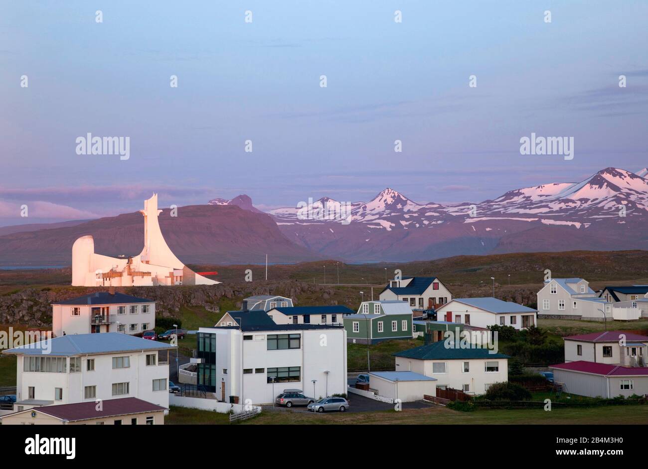 Häuser, Berge, Schnee, Island, Stykkishólmur Stock Photo