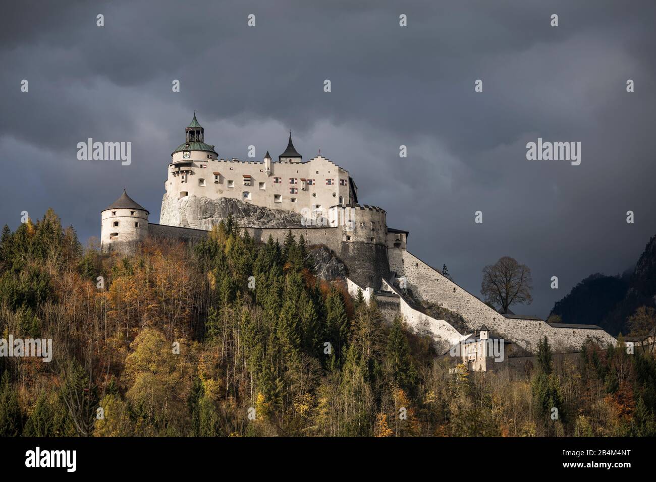 Die Festung Hohenwerfen im Salzachtal, Werfen, Pongau, Land Salzburg, Österreich, Oktober 2019 Stock Photo