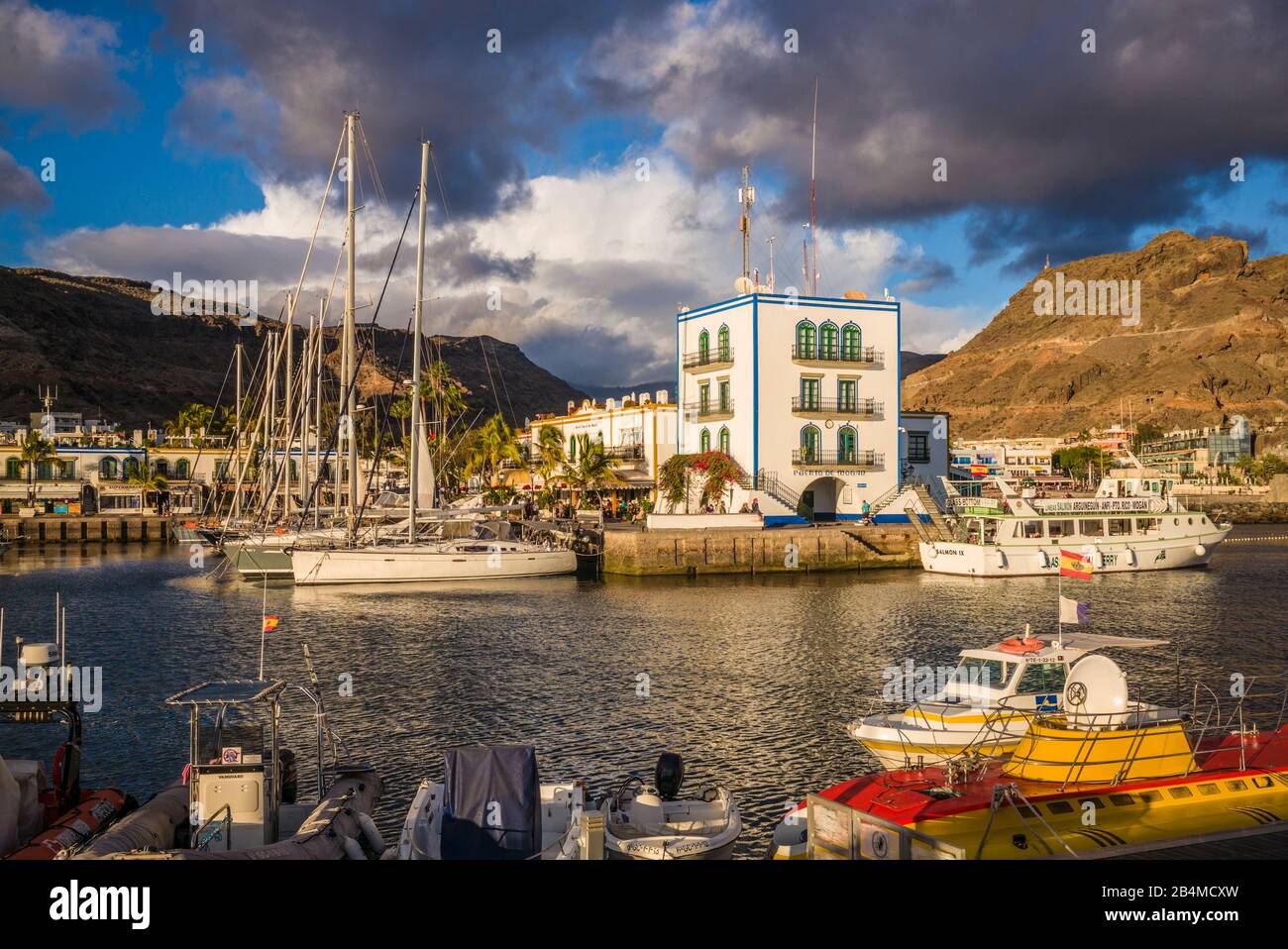 Puerto mogan harbor sunset hi-res stock photography and images - Alamy