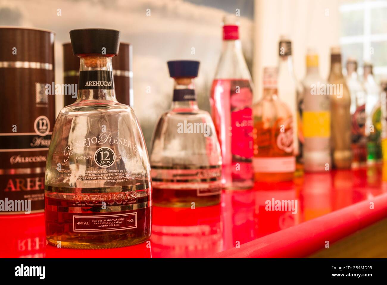 Download Bottles Of Rum High Resolution Stock Photography And Images Alamy Yellowimages Mockups