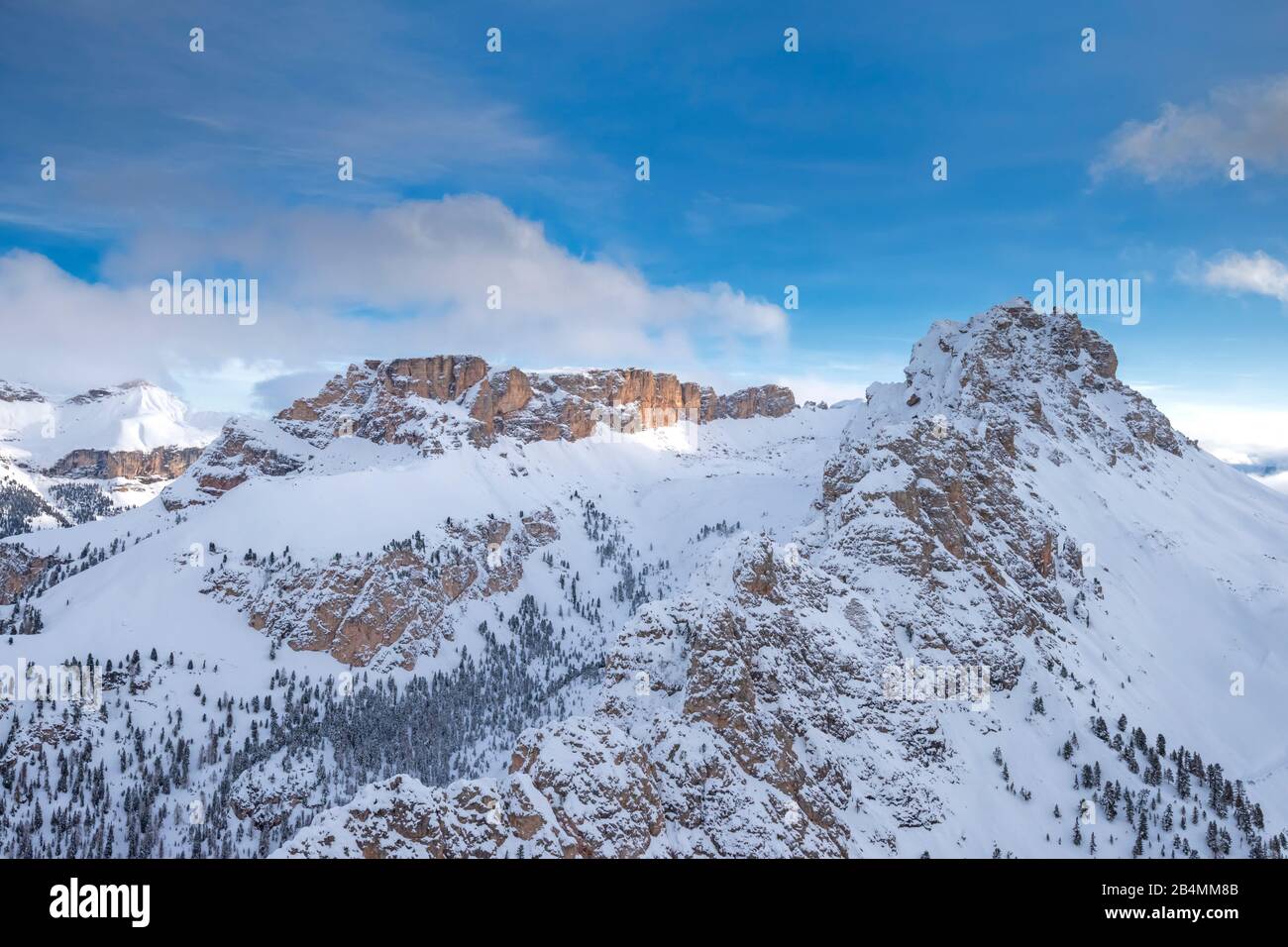 Grödner Joch, Provinz Bozen, Südtirol, Italien, Europa. Luftbildaufnahme der Cirspitzen Stock Photo