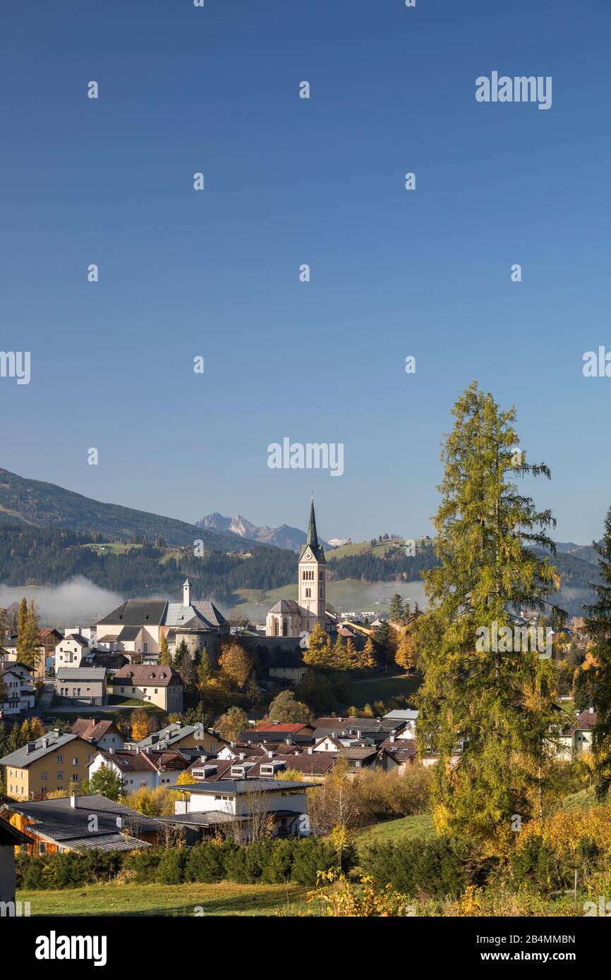 Blick auf Radstadt, Pongau, Land Salzburg, Österreich, Oktober 2019 Stock Photo