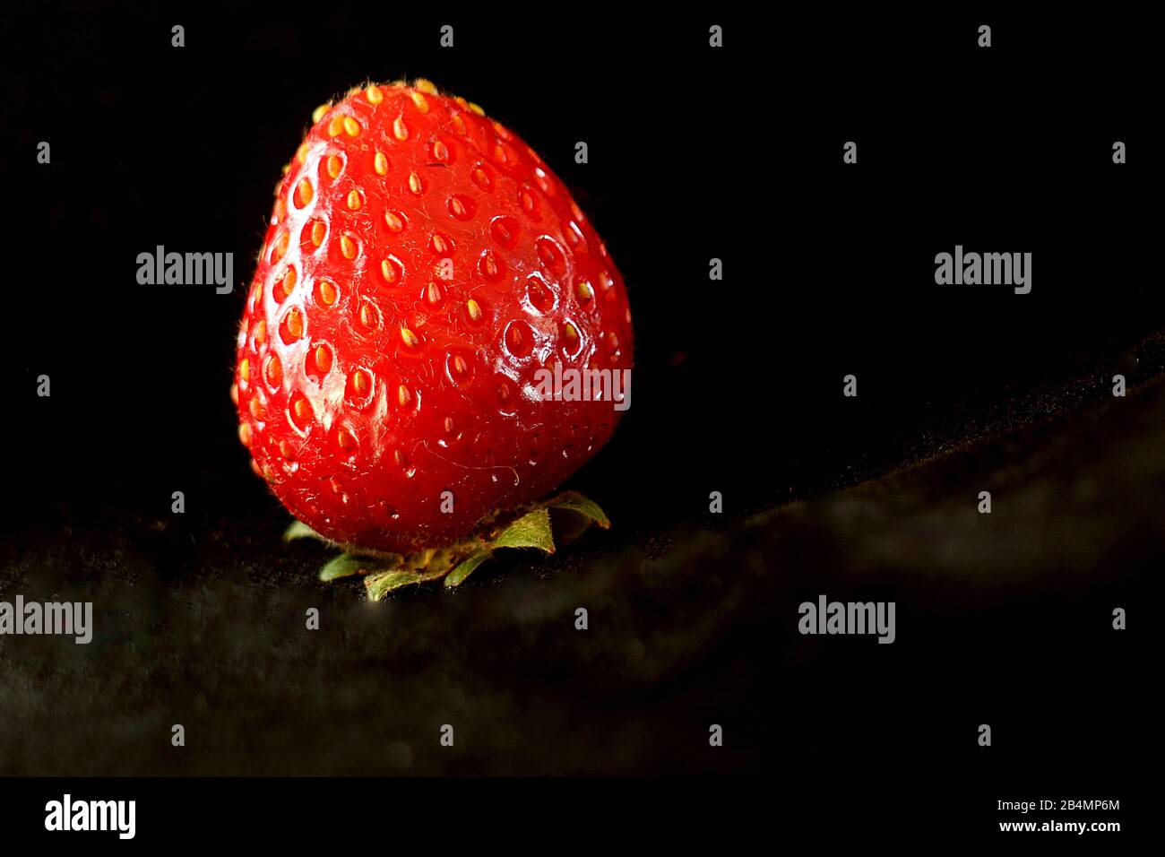 Red stawberry hi-res stock photography and images - Alamy