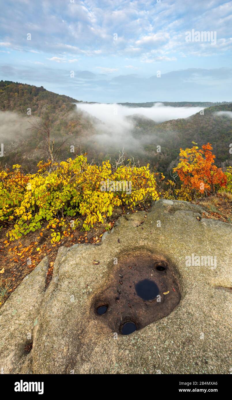 Germany, Saxony-Anhalt, Thale, Harz, The Roßtrappe in autumn, morning fog in the Bodetal Stock Photo