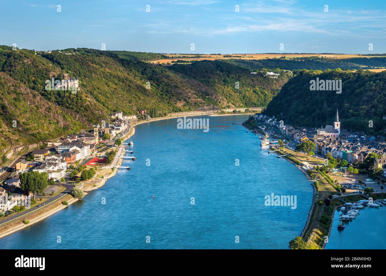 Germany, Rhineland-Palatinate, world heritage cultural landscape Upper Middle Rhine Valley, view of the Rhine, left St. Goarshausen with Burg Katz, right St. Goar, Stock Photo