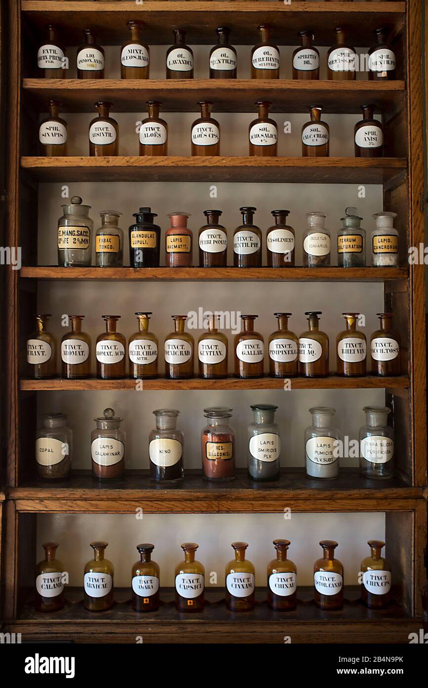 Pharmacy shelf hires stock photography and images Alamy