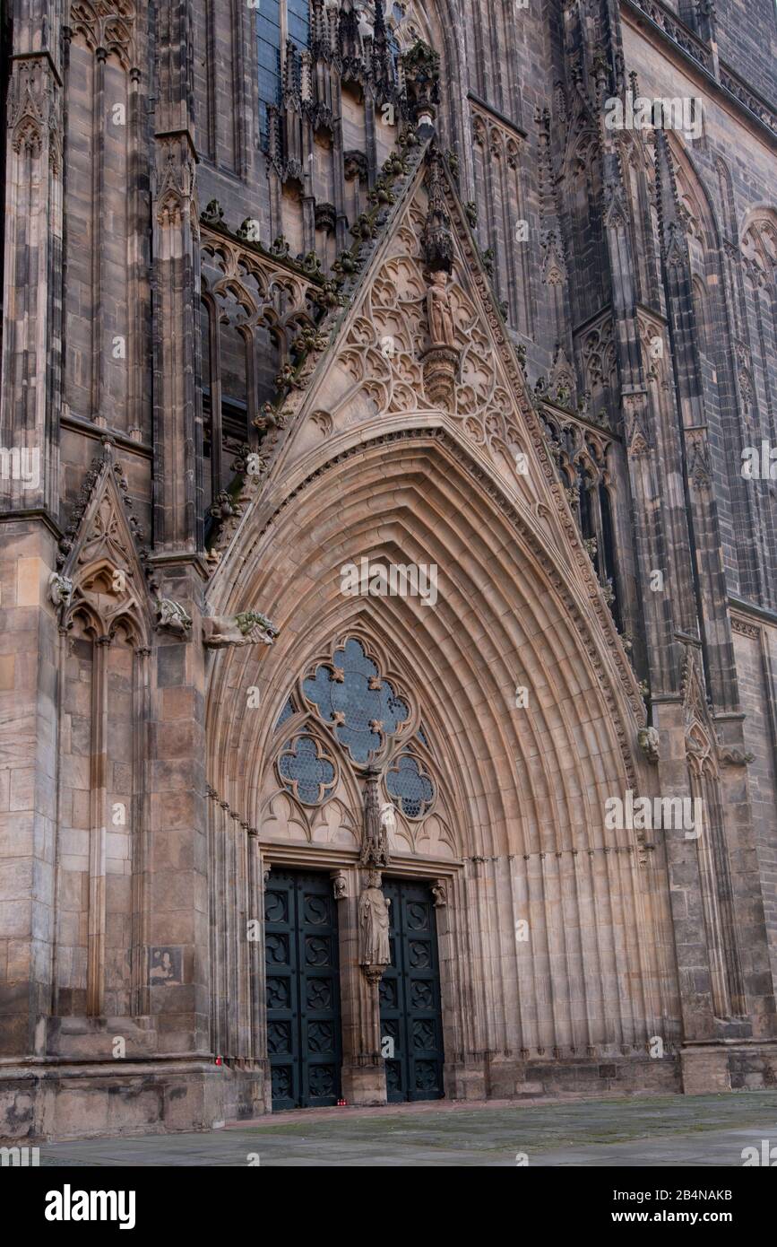 Deutschland, Sachsen-Anhalt, Magdeburg, Dom zu Magdeburg, Westportal, 1363 fertiggestellt, am Mittelpfeiler steht Figur Ottos des Großen. Portal wird Stock Photo
