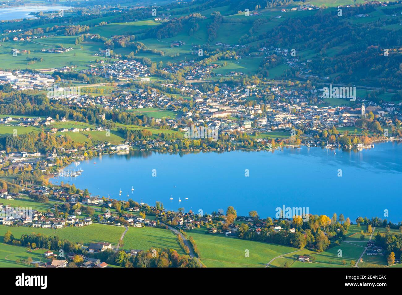Mondsee, lake Mondsee, view to town Mondsee in Salzkammergut area, Salzburg, Austria Stock Photo