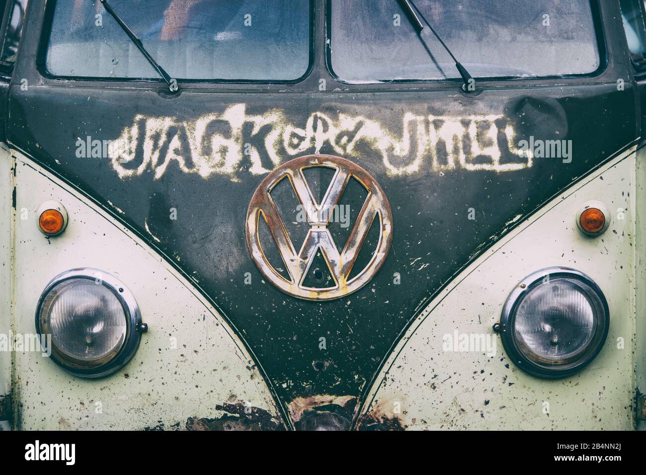 Old vintage style van hi-res stock photography and images - Alamy
