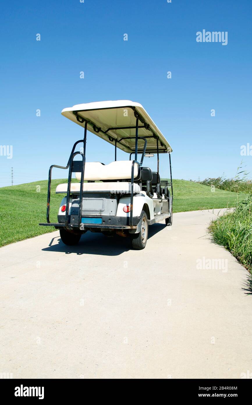 White Golf Carts High Resolution Stock Photography and Images - Alamy