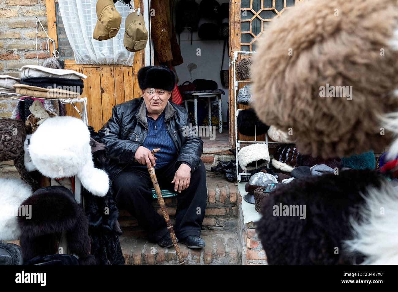 Fur stall hi-res stock photography and images - Alamy