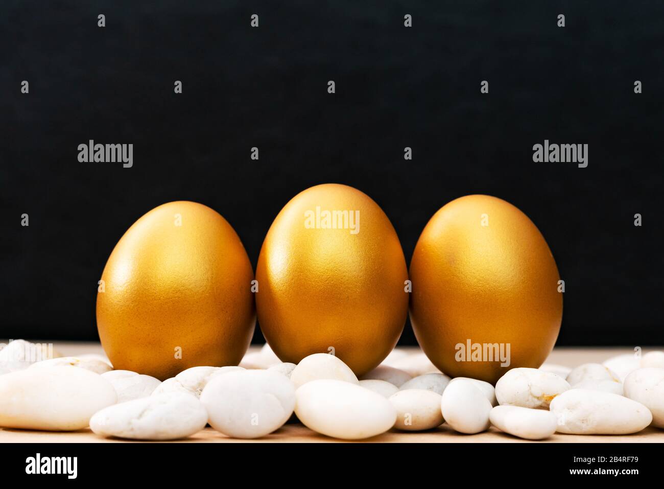 Golden Easter egg, happy Easter sunday hunt holiday decorations Stock Photo