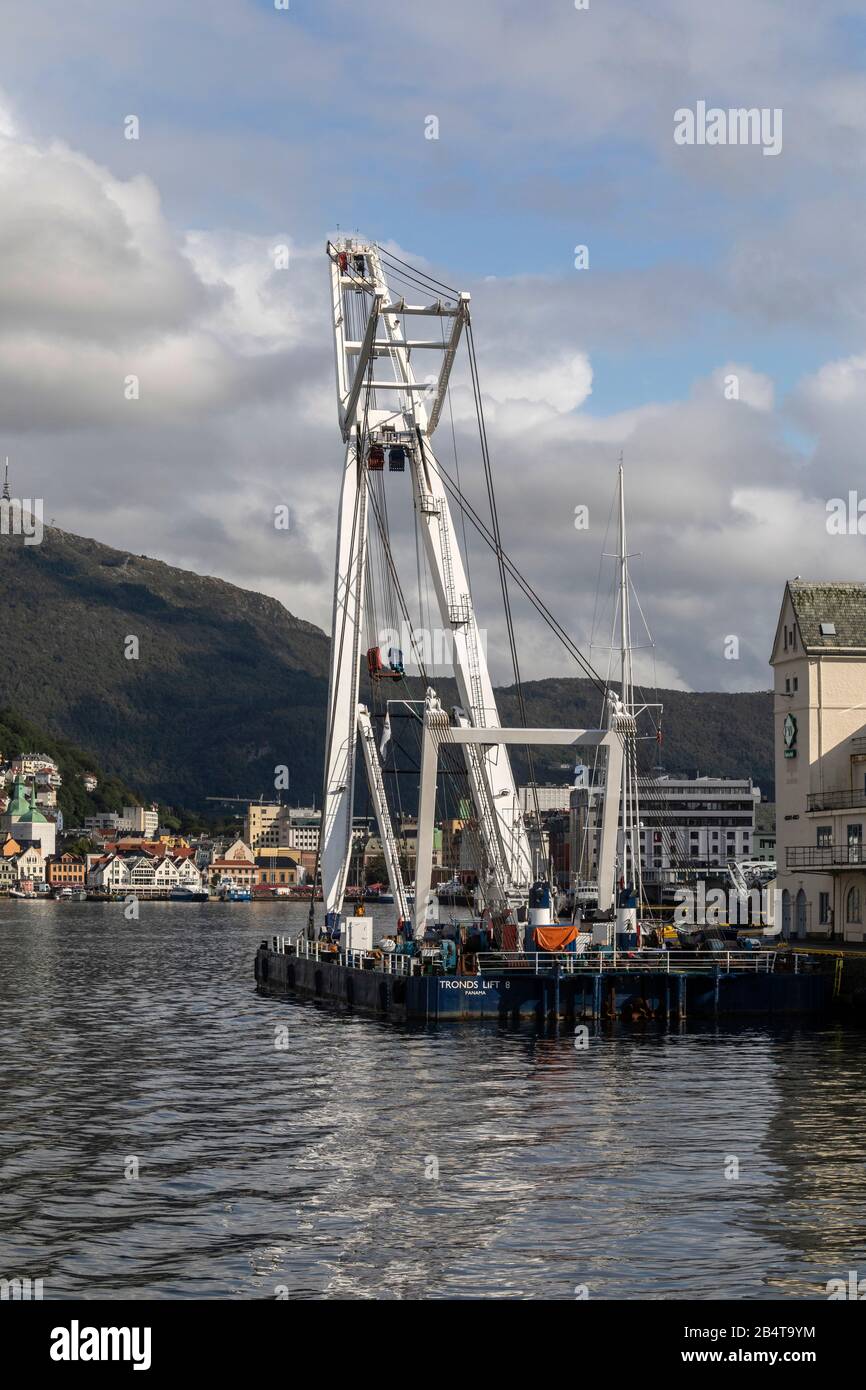 Crane Ship Tronds Lift 8 At Tollboden Quay In The Port Of Bergen crane-ship-tronds-lift-8-at-tollboden-quay-in-the-port-of-bergen