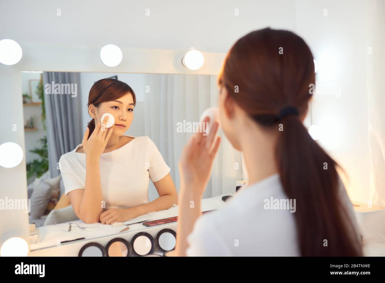 Face the front hi-res stock photography and images - Alamy