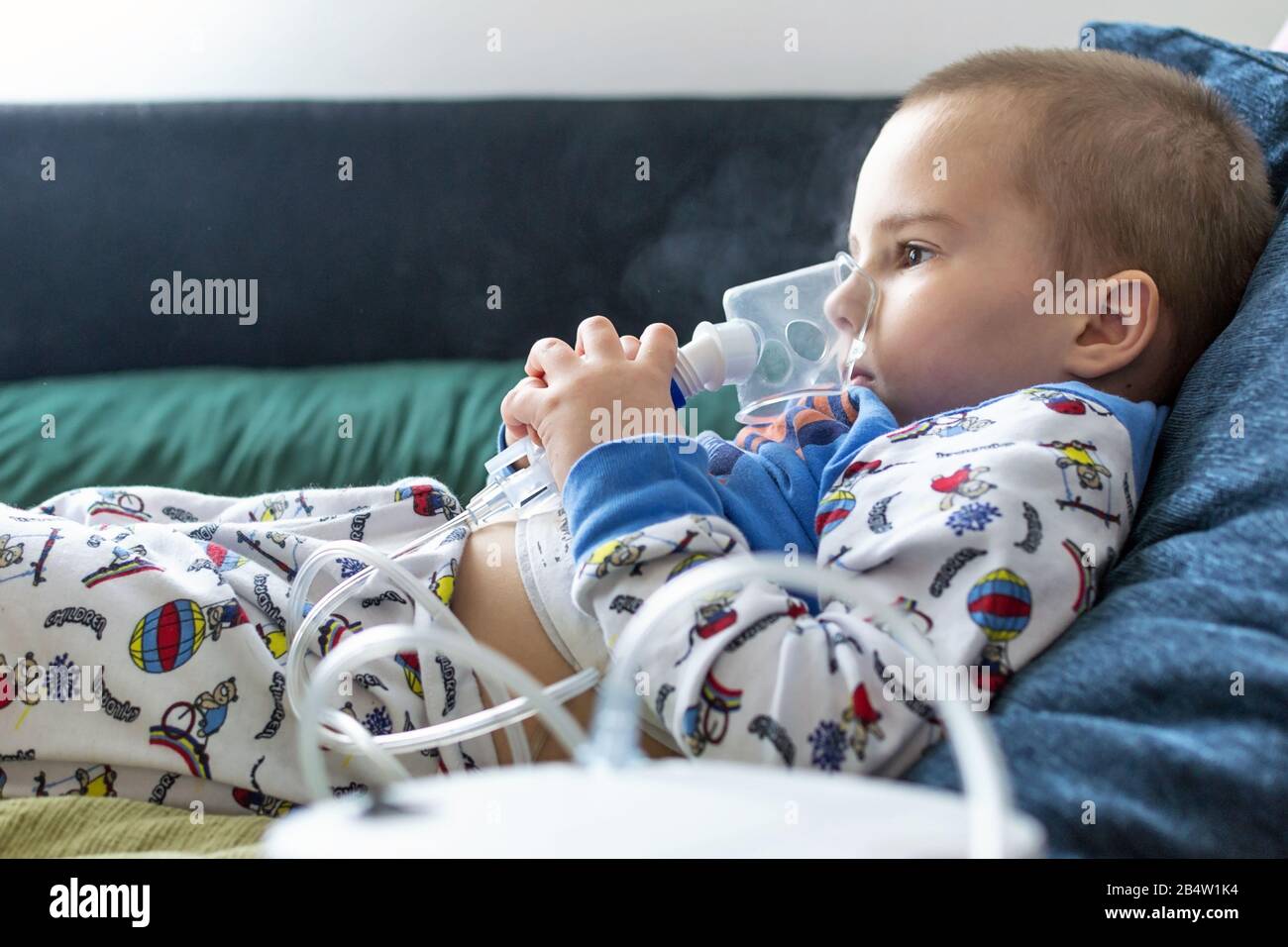 Download Oxygen Mask Home High Resolution Stock Photography And Images Alamy PSD Mockup Templates