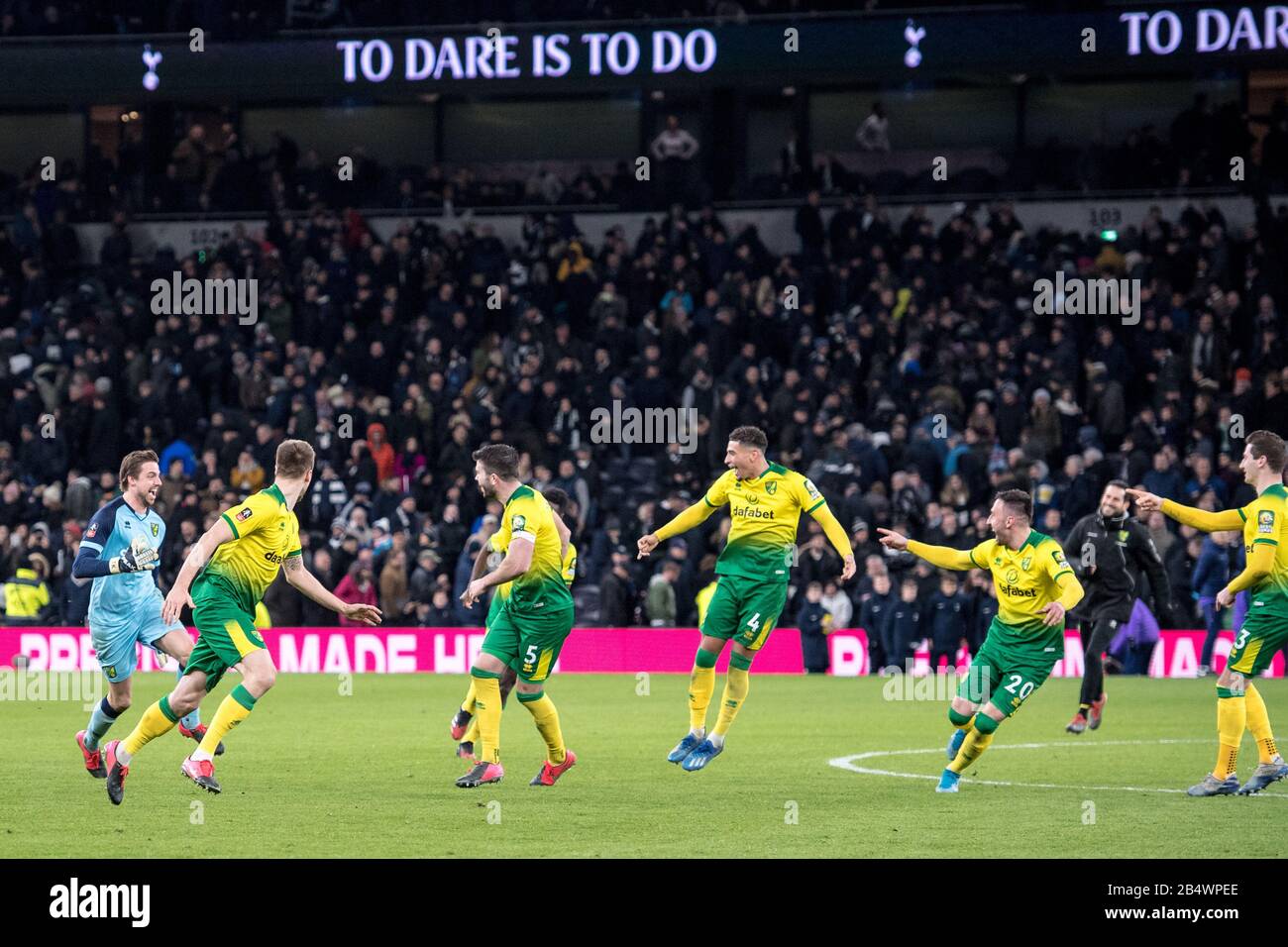 LONDON, ENGLAND - MARCH 04: Tim Krul, Emi Buemdia, Max Aarons, Grant Hanley, Jamal Lewis and Marco Stiepermann of Norwich City celebrate during the FA Stock Photo