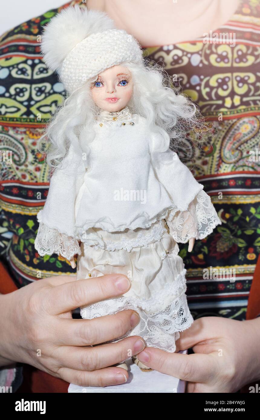 small doll hands