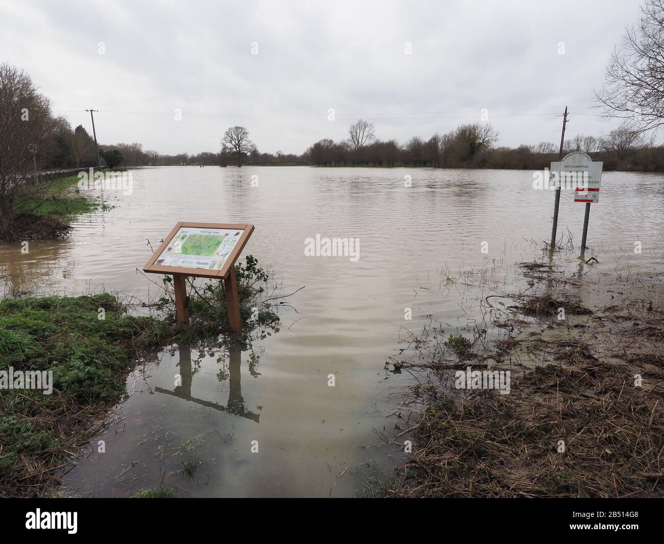 Yalding, Kent, UK. 7th Mar, 2020. Flooding in the village of Yalding, Kent.  Signboards at the entrance to the village park Yalding Lees, which was  almost entirely underwater. Credit: James Bell/Alamy Live