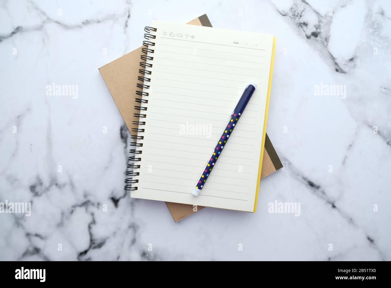 Tabletop blank notepad school hi-res stock photography and images - Alamy