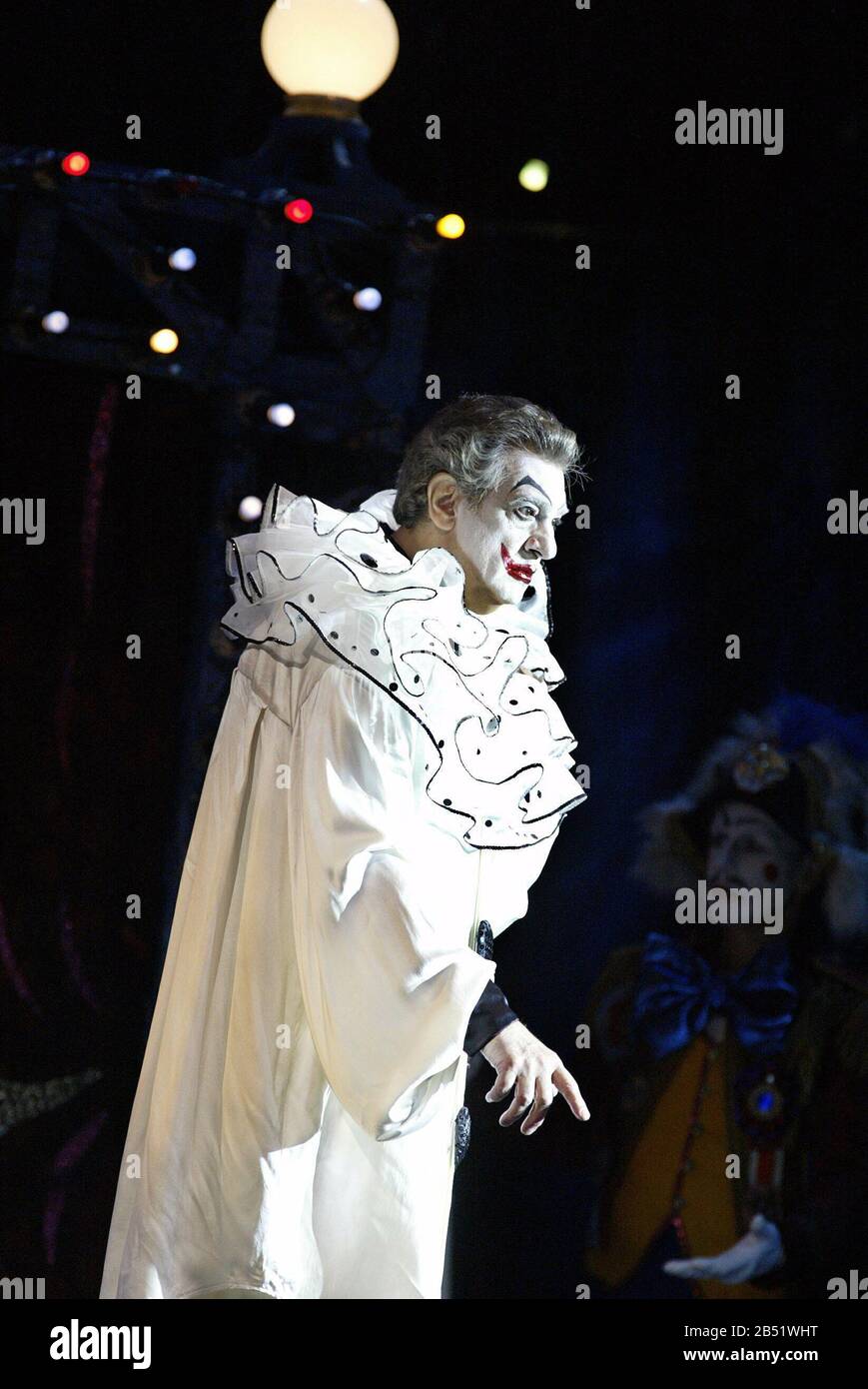 PAGLIACCI  by Ruggero Leoncavallo  conductor: Antonio Pappano  producer: Franco Zeffirelli Placido Domingo (Canio) The Royal Opera, Covent Garden, London WC2  10/07/2003 Stock Photo