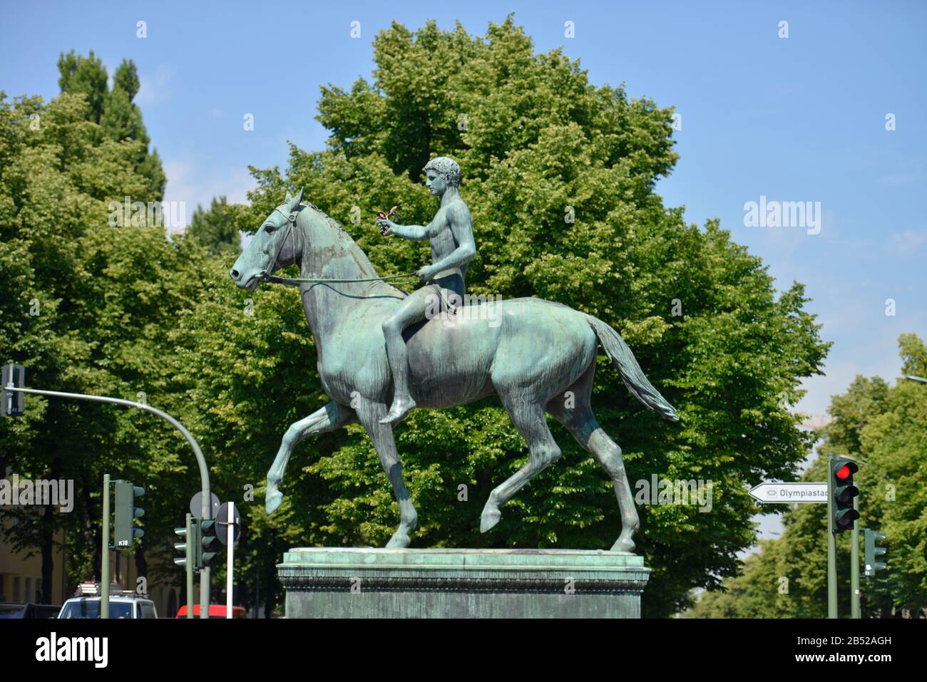 Reiterstatue ´Der Sieger´, Steubenplatz, Reichsstrasse, Westend, Charlottenburg, Berlin, Deutschland Stock Photo