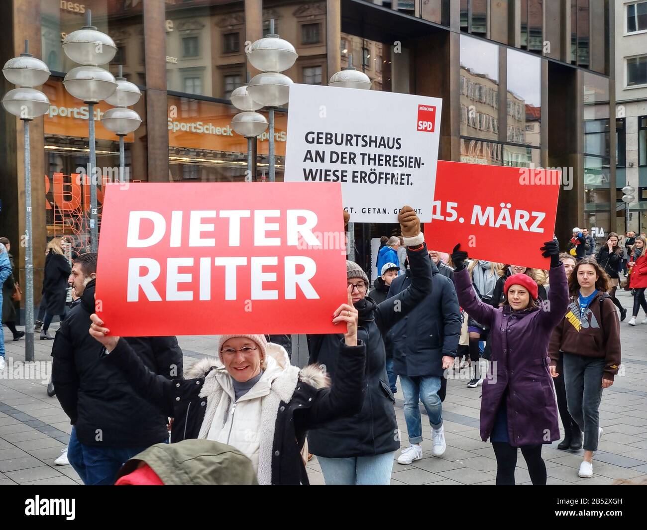 Munich, Bavaria, Germany. 7th Mar, 2020. Members of the SPD Party of Munich created a campaign chain through the city center for the re-election of the popular Dieter Reiter. Credit: Sachelle Babbar/ZUMA Wire/Alamy Live News Stock Photo